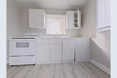 610 Hawthorne Avenue, High Point, NC 27262 - Photo 2