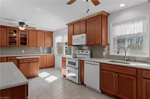 3291 Burton Rd, Thomasville, NC 27360 - Photo 14