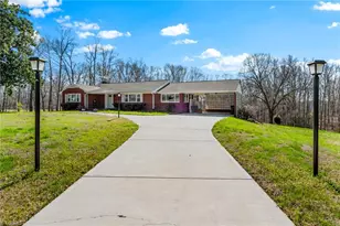 3291 Burton Rd, Thomasville, NC 27360 - Photo 4