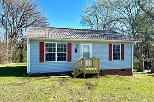 406 Dunbar St, Lexington, NC 27292 - Photo 1