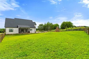 7412 Kingsley Pl, Stokesdale, NC 27357 - Photo 34