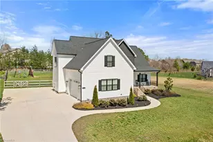 7412 Kingsley Pl, Stokesdale, NC 27357 - Photo 2