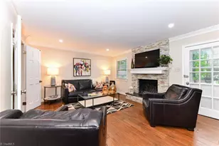 4801 Sweetbriar Rd, Greensboro, NC 27455 - Photo 14