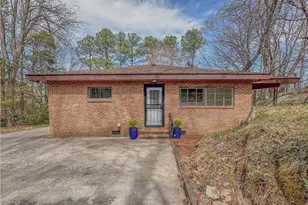 828 Martin Luther King Jr Dr, Asheboro, NC 27203 - Photo 1