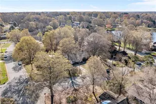 1409 Greenwood Terrace, Burlington, NC 27215 - Photo 4