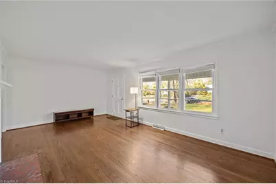 1409 Greenwood Terrace, Burlington, NC 27215 - Photo 6