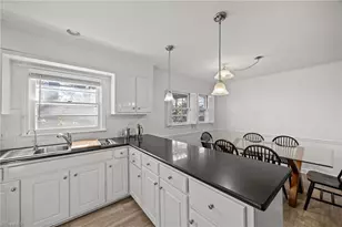 1409 Greenwood Terrace, Burlington, NC 27215 - Photo 10