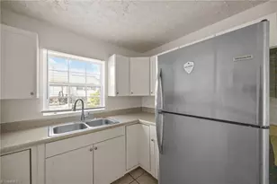 349 W Harden St, Burlington, NC 27215 - Photo 10