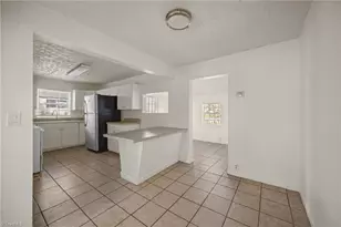 349 W Harden St, Burlington, NC 27215 - Photo 6