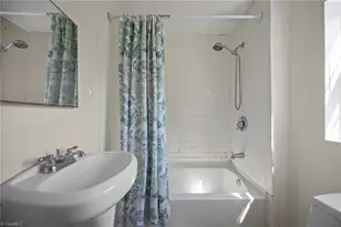 349 W Harden St, Burlington, NC 27215 - Photo 16