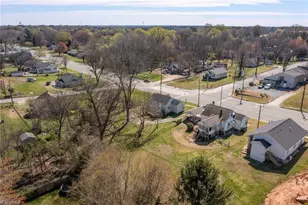 349 W Harden St, Burlington, NC 27215 - Photo 34