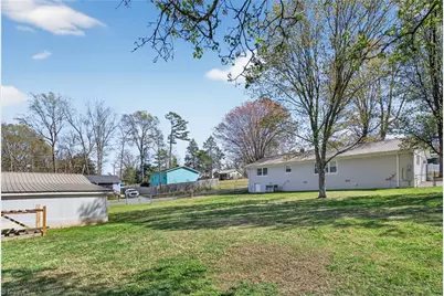 203 Sunrise Avenue, Asheboro, NC 27203 - Photo 16