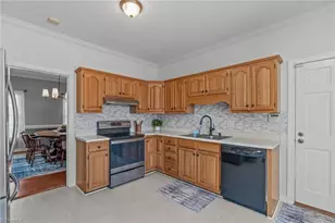 303 Holyoke Rd, Greensboro, NC 27406 - Photo 16