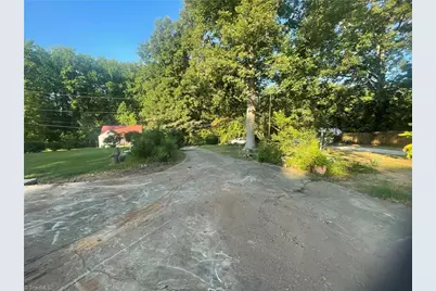 208 Aberdeen Drive, Lexington, NC 27292 - Photo 14