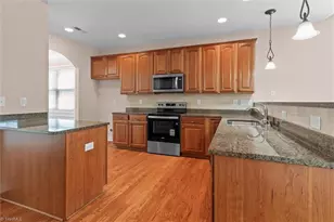 2472 Birch View Dr, High Point, NC 27265 - Photo 8