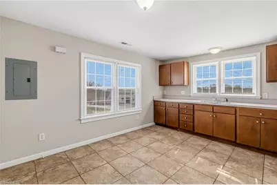 611 Green Drive #D, High Point, NC 27260 - Photo 6