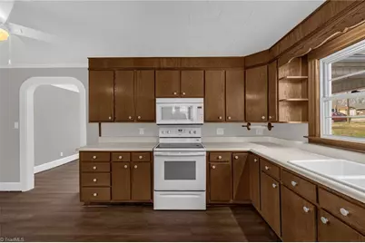 236 Jackson Street, Eden, NC 27288 - Photo 14