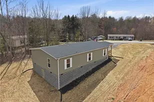 253 Ridge Top Rd, North Wilkesboro, NC 28659 - Photo 4