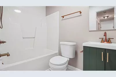 224 Friendly Avenue, High Point, NC 27260 - Photo 10