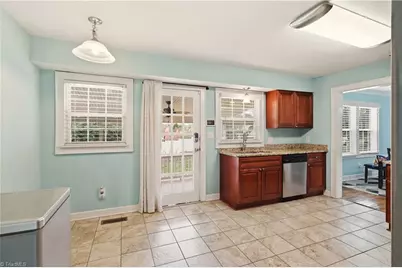 201 Stone Street, Thomasville, NC 27360 - Photo 16