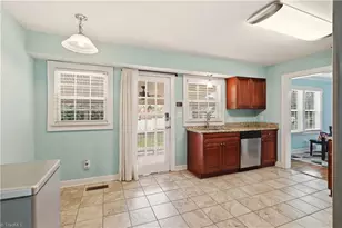 201 Stone St, Thomasville, NC 27360 - Photo 16