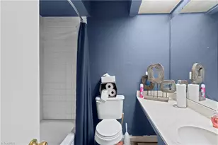 201 E Montcastle Dr, Greensboro, NC 27406 - Photo 22