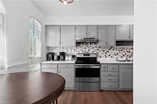 201 E Montcastle Dr, Greensboro, NC 27406 - Photo 6