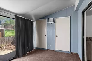 201 E Montcastle Dr, Greensboro, NC 27406 - Photo 16