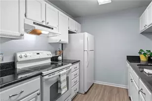 239 Oakwood Ct, Winston-Salem, NC 27103 - Photo 4