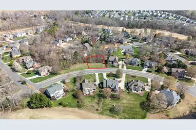 706 Golf House Road E, Whitsett, NC 27377 - Photo 4