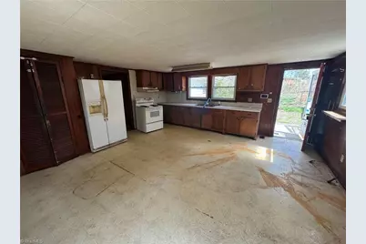 6111 Appletree Court, High Point, NC 27263 - Photo 4