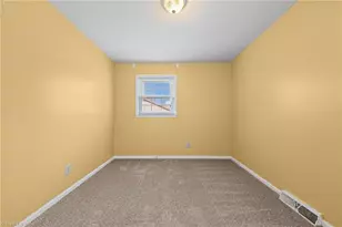 2419 Fernbrook Rd, Greensboro, NC 27405 - Photo 20