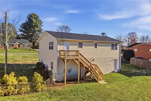 3206 Crestview Dr, High Point, NC 27260 - Photo 28