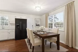 3206 Crestview Dr, High Point, NC 27260 - Photo 10