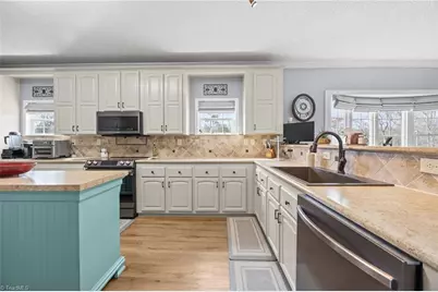 5052 Reid Road, Winston-Salem, NC 27107 - Photo 8