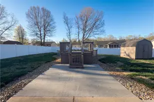 42 Harris Farm Ct, Thomasville, NC 27360 - Photo 20
