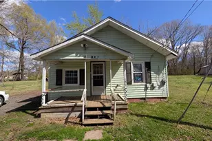 107 Murphy St, Liberty, NC 27298 - Photo 1