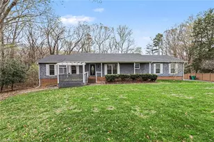 3908 Oak Hollow Ct, High Point, NC 27265 - Photo 2