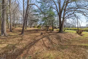 918 Hampton St, Eden, NC 27288 - Photo 36