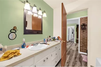 918 Hampton Street, Eden, NC 27288 - Photo 22