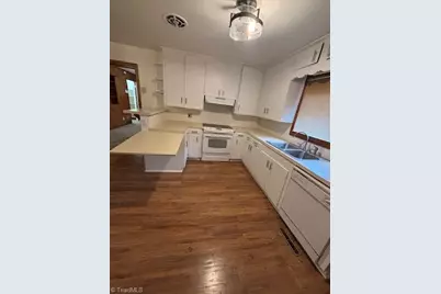 4621 Shattalon Drive, Winston-Salem, NC 27106 - Photo 10