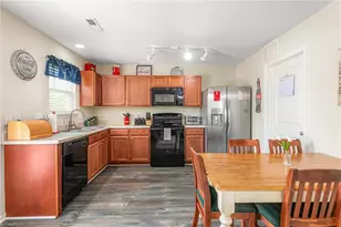 551 Clear Meadow Dr, Winston-Salem, NC 27107 - Photo 8