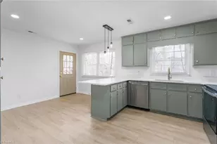 3005 Twin Lakes Dr, Greensboro, NC 27407 - Photo 4