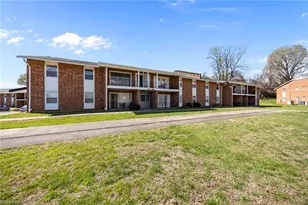 2817 North O.Henry Boulevard, Greensboro, NC 27405 - Photo 4