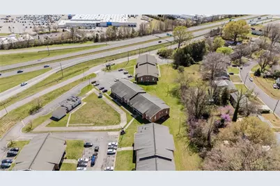 2817 N Ohenry Boulevard #G, Greensboro, NC 27405 - Photo 8