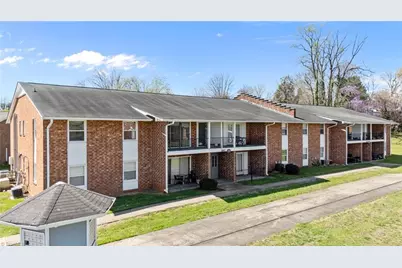 2817 N Ohenry Boulevard #G, Greensboro, NC 27405 - Photo 2