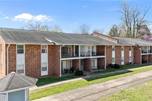 2817 North O.Henry Boulevard, Greensboro, NC 27405 - Photo 2