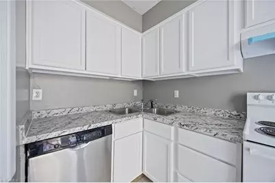 2817 N Ohenry Boulevard #G, Greensboro, NC 27405 - Photo 12