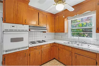 3410 Fern Place, Greensboro, NC 27408 - Photo 8