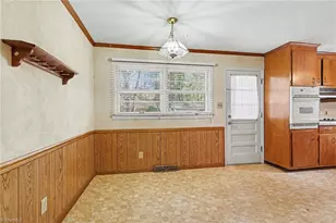 3410 Fern Pl, Greensboro, NC 27408 - Photo 6